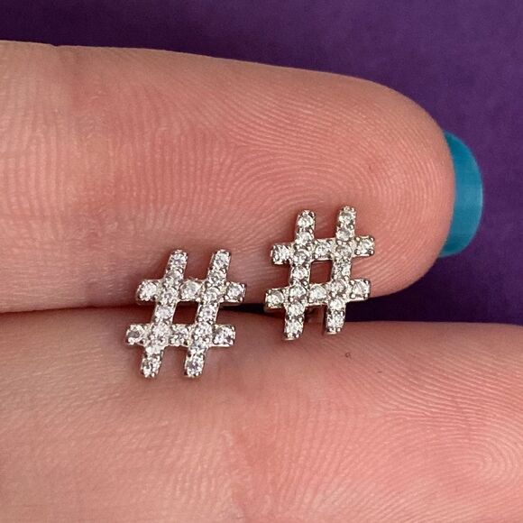 💛 NEW 925 Number Sign & CZ Earrings - Picture 3 of 4